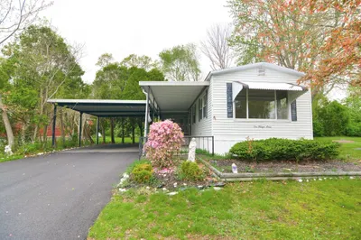 1 Thayer Dr