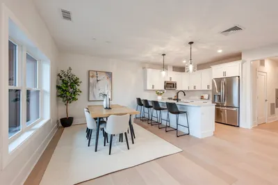 62 Foundry St #202 1