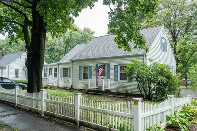 90 Wyoming Ave 1