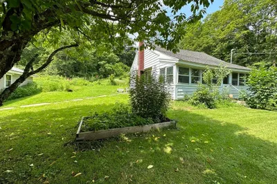 30 Greenwich Plains Rd 1