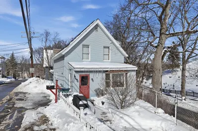 224 Rollstone St 1