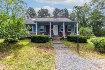 599 Old Falmouth Rd 1
