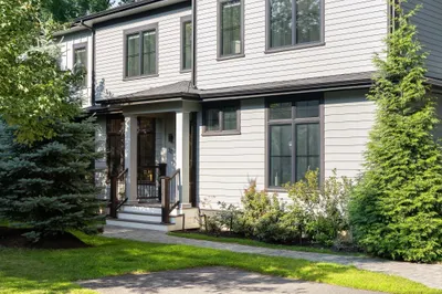 32 Lantern Ln 1