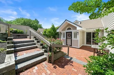 85 Algonquin Road #85 1