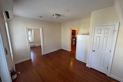 293 Broadway #2R 1