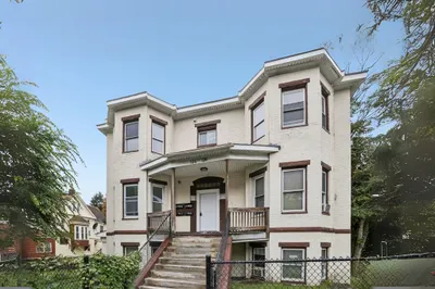 126 Lincoln St 1