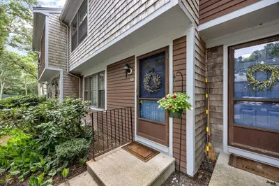 195 Falmouth Rd #2D 1