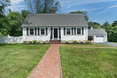 11 Longview Dr 1