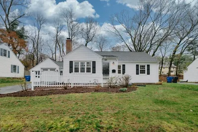 95 Fenimore Blvd