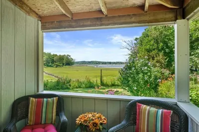 237 Damons Point Rd 1