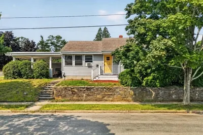 221 Rochambeau St