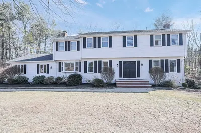 8 Chickering Ln 1
