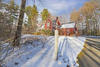 24 Hutchinson Rd 1