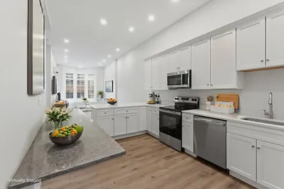 19-25 Essex St #203