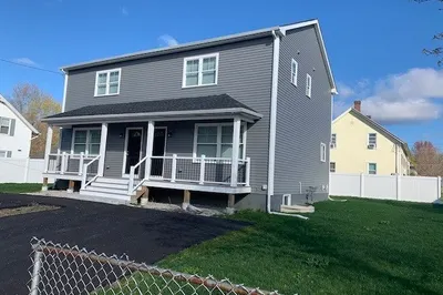 75 Border St #75