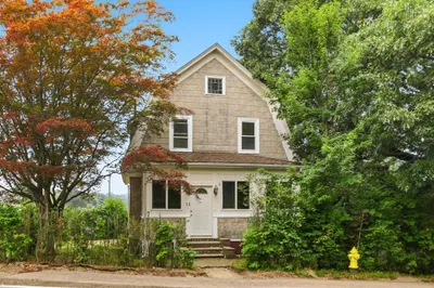 34 Common St 1