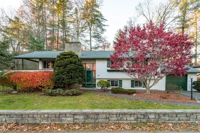 25 Glen Dr