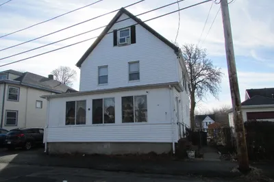 9 Holyoke St