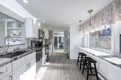 30 Lancaster Ave