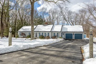 31 Robin Hill Rd 1