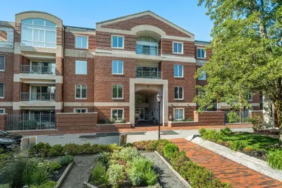 130 Mount Auburn St #406 1