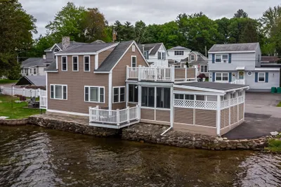 3 Lakeside Ave