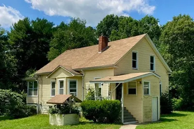 32 Middle Boro Rd 1