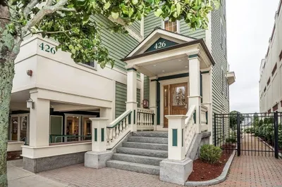 426 Main St #203