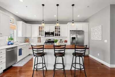 38 Stonehaven Dr 1
