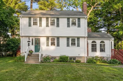 16 Sunnyside Ave 1