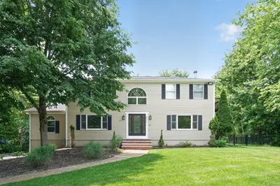 321 Birchbark Dr 1
