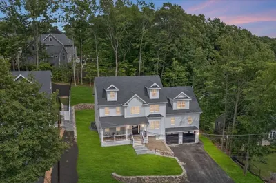 9 Steele St 1