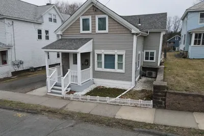 104 Davis St 1