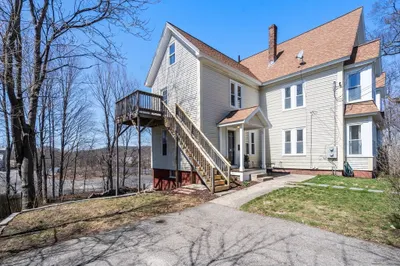 32 Thompson Street #32