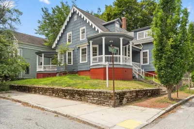 8 Crown St #8 1