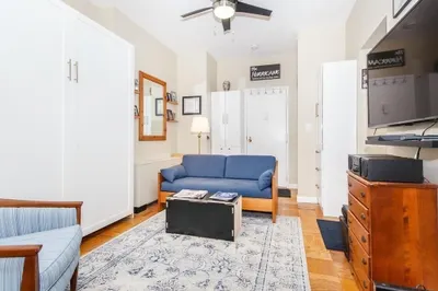 21 Bowdoin St #1B