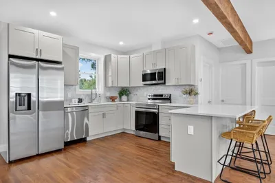 16 Woodland Rd