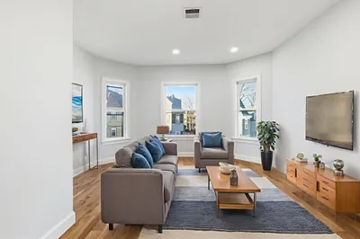 438 Talbot Ave #2