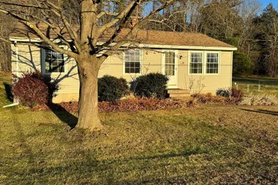 369 Old Greenfield Road 1