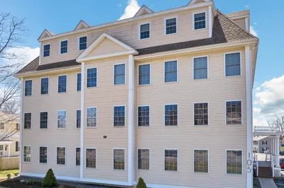 105 Winnacunnet Road #16