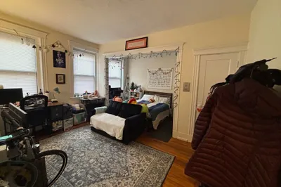 137 Peterborough St #16
