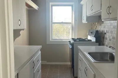 130 Mott Street #3
