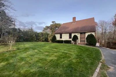 6 Azalea Ln