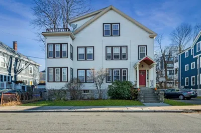 19 Wisteria St #3