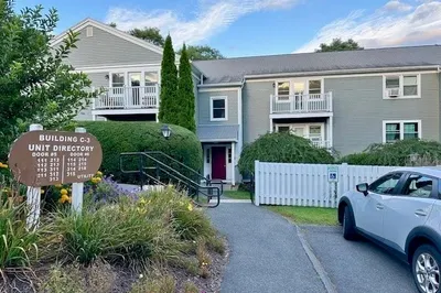 48 Evergreen Rd #313