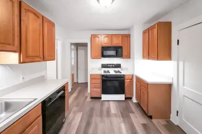 21 Bradwood Street #1 1