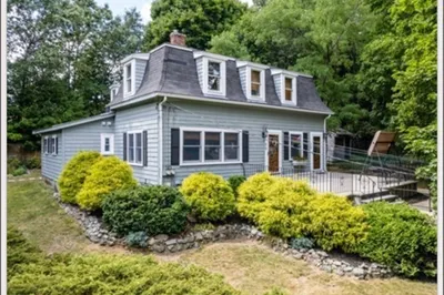 89 Myrtle Ave