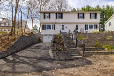 14 Topsfield Rd