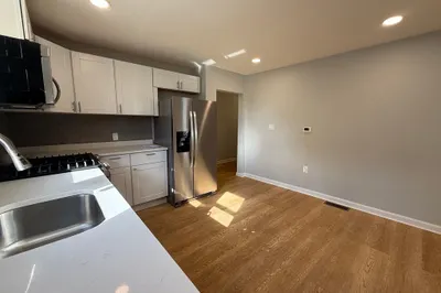 92 Eustis St #1