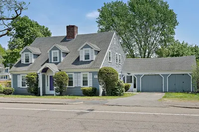 627 S Franklin St 1